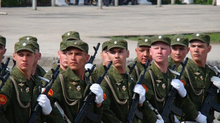 Rosjanie szukają żołnierzy przez internet - fot. Pixabay @takazart