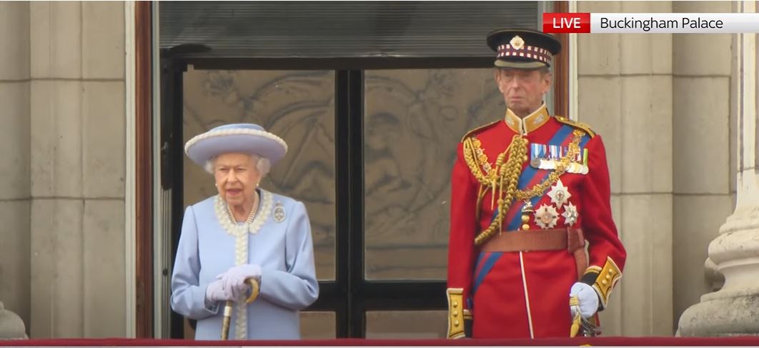 Królowa Elżbieta II, książę Kentu, Trooping the Colour 2022, fot. screenshot Youtube/SkyNews