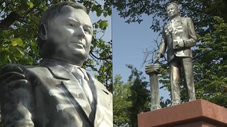 Wandale zniszczyli pomnik Lecha Kaczyńskiego - fot. screenshot Facebook @TV Wschód