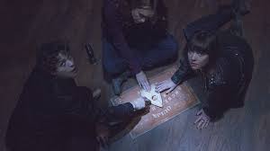 Diabelska plansza Ouija - fot. Netflix