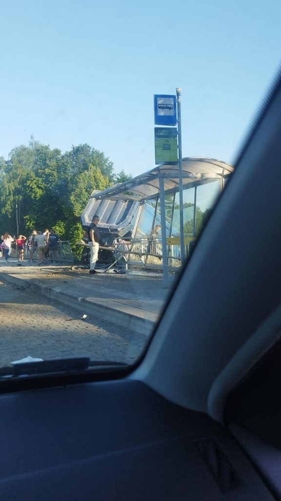 Wypadek na ulicy Bałtyckiej w Olsztynie - fot. Facebook